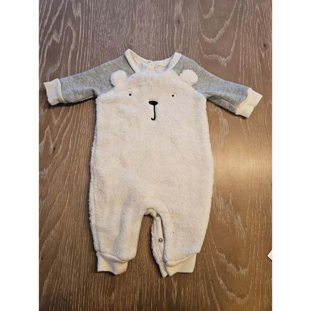 Baby gap outfit 0-3 mos